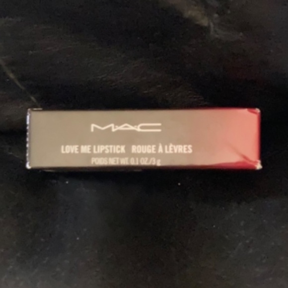 MAC Lipstick Bundle of 3 in La Femme 410, Joie de Vivre 415 & Give me Fever 428 - Picture 14 of 16